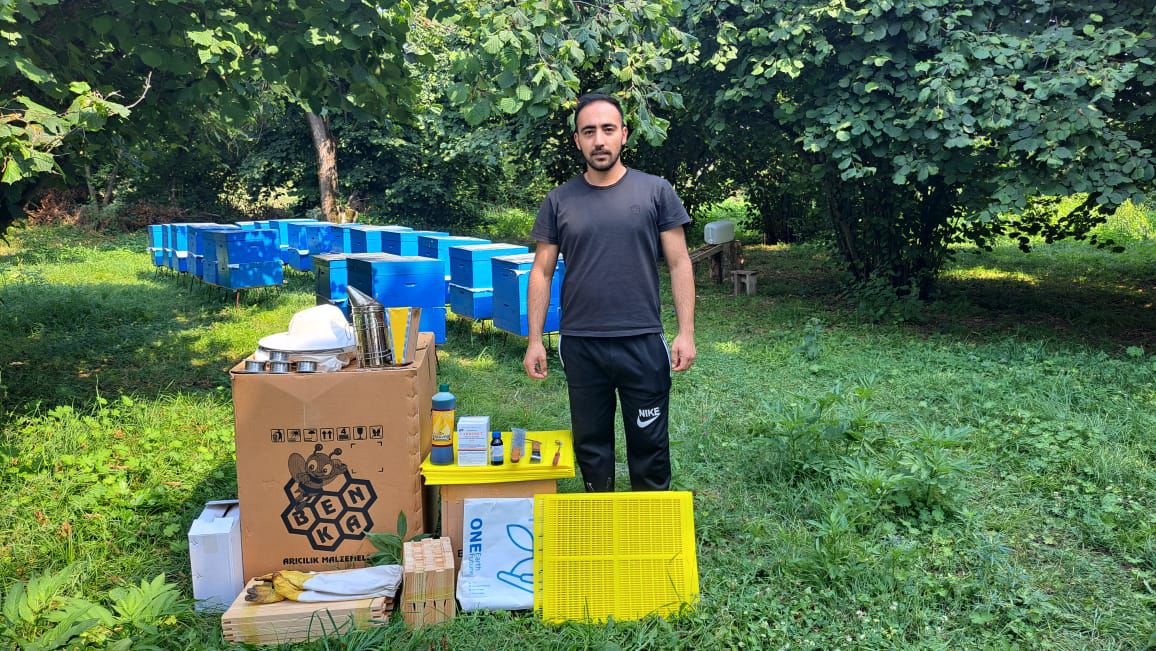 IDEA İctimai Birliyinin “Gənc arıçı” layihəsi uğurla davam edir (FOTO)