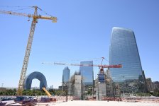 Prezident İlham Əliyev Bakıda Zəfər parkında aparılan tikinti işləri ilə tanış olub (FOTO/VİDEO)