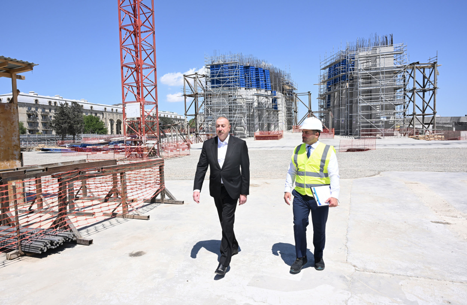 Prezident İlham Əliyev Bakıda Zəfər parkında aparılan tikinti işləri ilə tanış olub (FOTO/VİDEO)