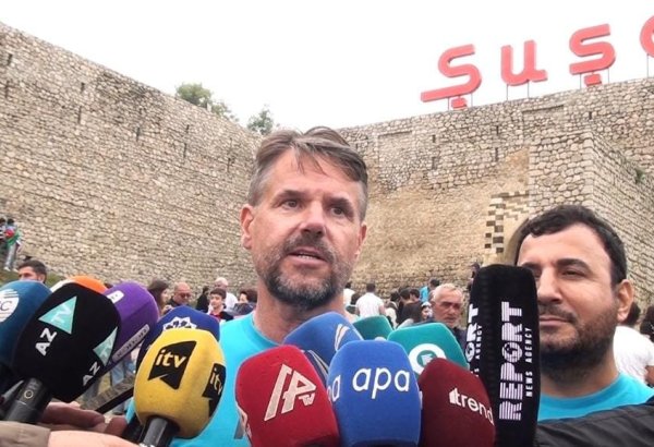 Qarabağa səfər insanların xoşuna gəlir - Çarlz Vili