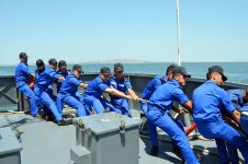 "Hərbi Dəniz Qüvvələri" fakültəsinin kursantları ilə praktiki məşğələlər keçirilir (FOTO)