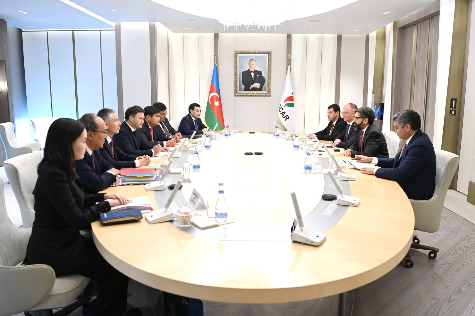 SOCAR-ın prezidenti  “KazMunayGaz” Milli Şirkətinin İdarə Heyətinin sədri ilə görüşüb