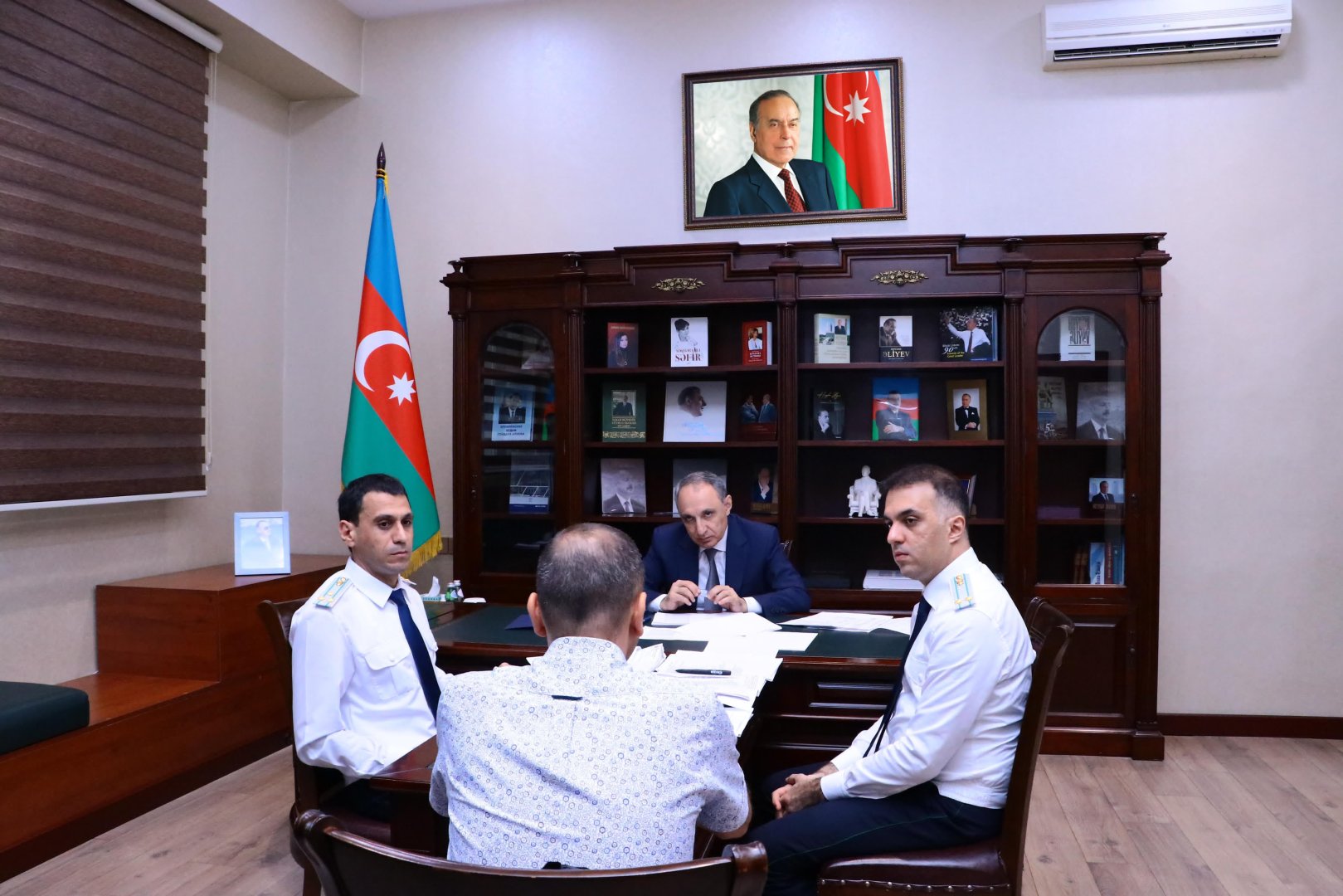 Baş prokuror Nərimanov rayonunda vətəndaşları qəbul edib (FOTO)