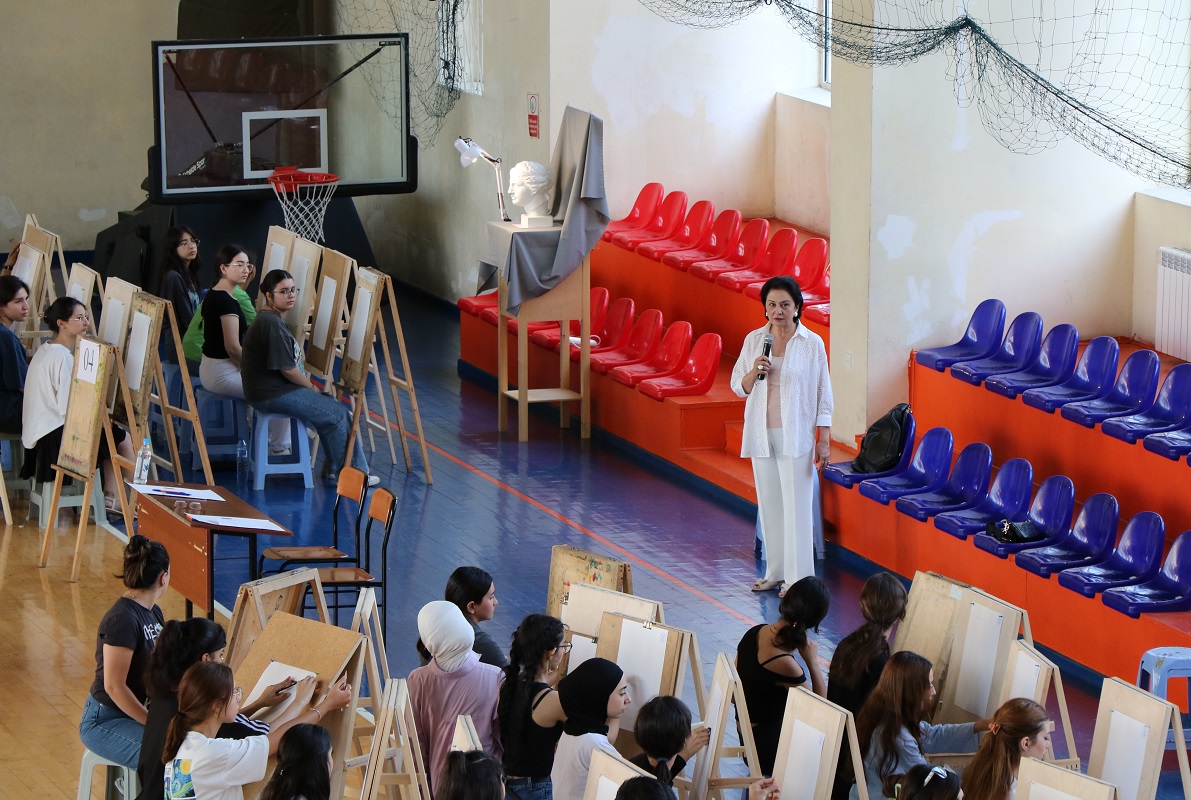 AzMİU-da Memarlıq ixtisasını seçəcək abituriyentlərin qabiliyyət imtahanı keçirilir (FOTO)