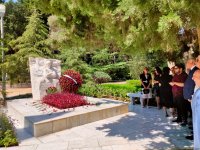 40 il ötüb... - Fəxri Xiyabanda Maestro Niyazinin xatirəsi yad edilib (FOTO)