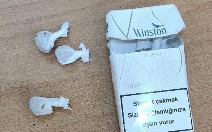 Qardaş həbsdə olan qardaşına narkotik keçirmək istədi, saxlanıldı