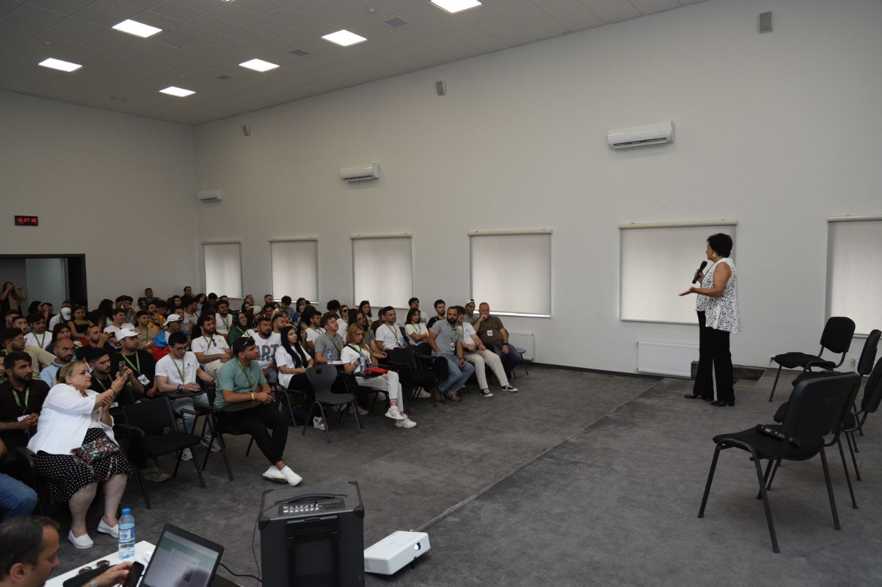 Diaspor Gənclərinin V Yay Düşərgəsində “Laçınlılar Laçında” mövzusunda panel təşkil olunub (FOTO)