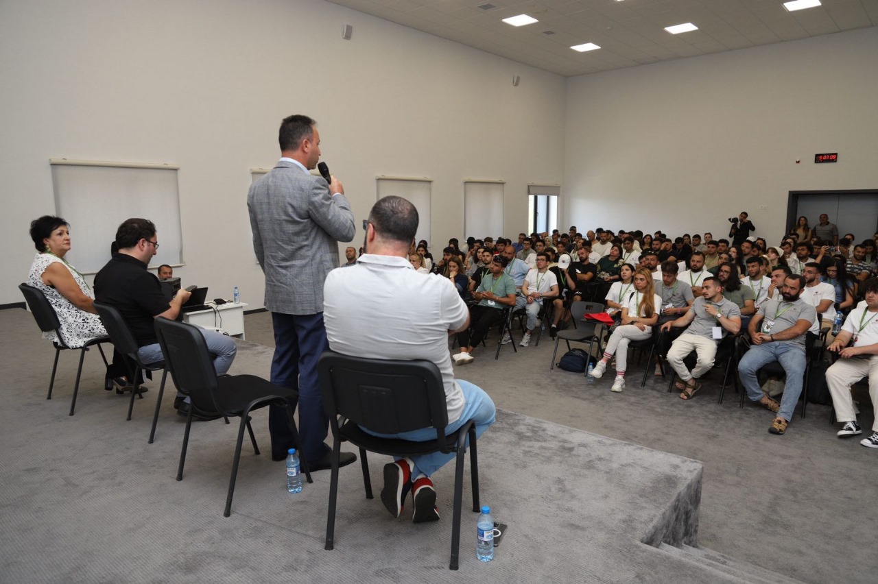 Diaspor Gənclərinin V Yay Düşərgəsində “Laçınlılar Laçında” mövzusunda panel təşkil olunub (FOTO)