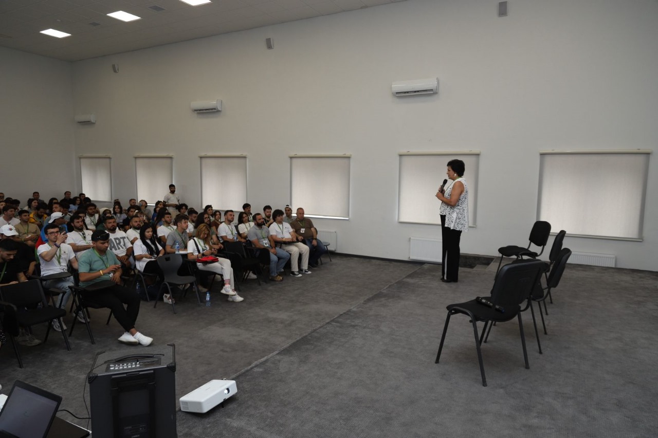 Diaspor Gənclərinin V Yay Düşərgəsində “Laçınlılar Laçında” mövzusunda panel təşkil olunub (FOTO)
