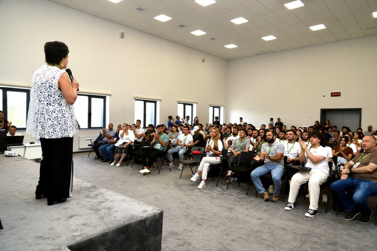 Diaspor Gənclərinin V Yay Düşərgəsində “Laçınlılar Laçında” mövzusunda panel təşkil olunub (FOTO)