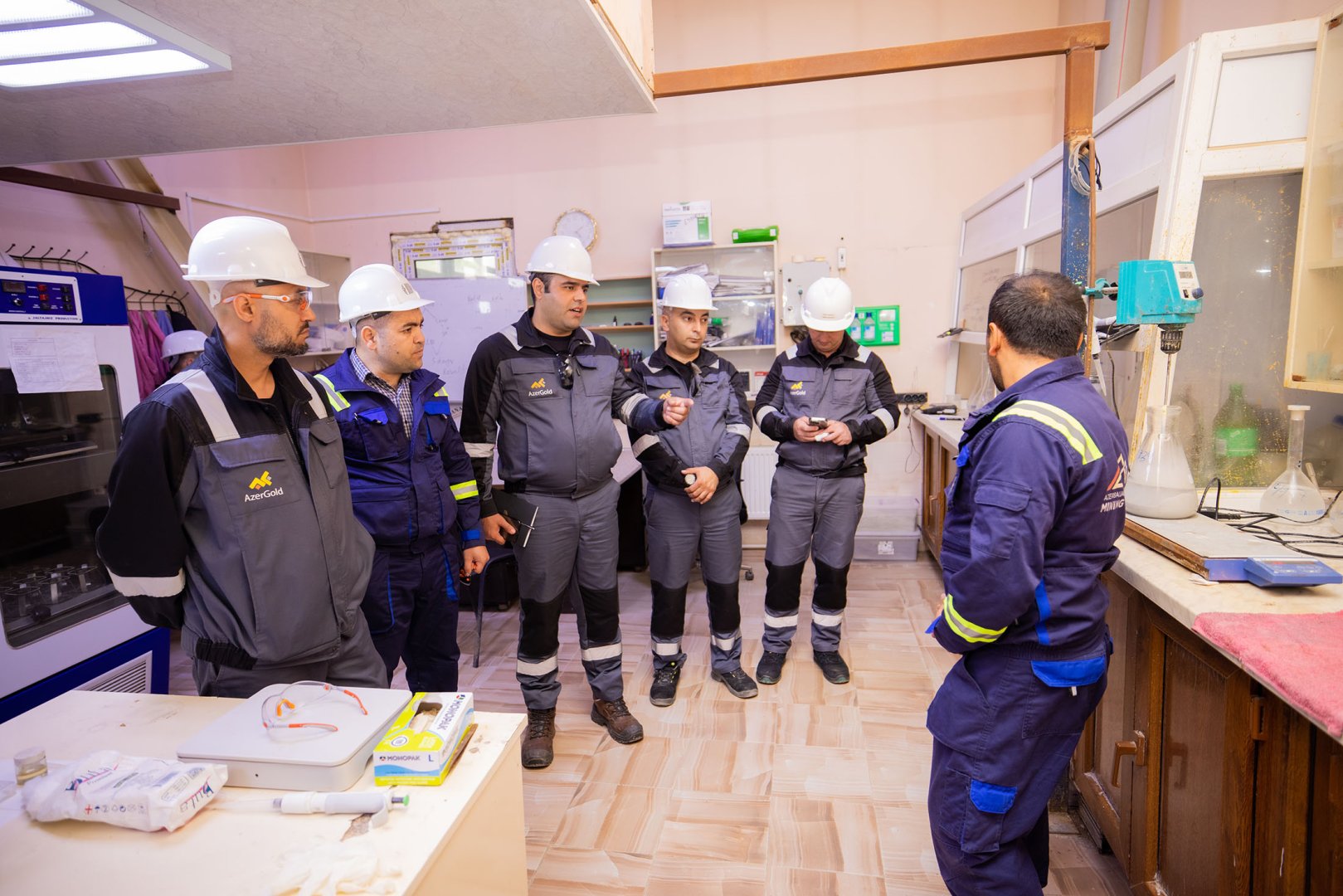 “AzerGold” QSC-nin İşçi qrupu hasilatın pay bölgüsü haqqında Saziş çərçivəsində Gədəbəydəki mədənlərə baxış keçirib (FOTO)