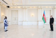 Prezident İlham Əliyev Burkina Fasonun Azərbaycanda yeni təyin olunmuş səfirinin etimadnaməsini qəbul edib (FOTO) (YENİLƏNİB)