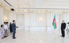 Prezident İlham Əliyev Pakistanın Azərbaycanda yeni təyin olunmuş səfirinin etimadnaməsini qəbul edib (FOTO) (YENİLƏNİB)