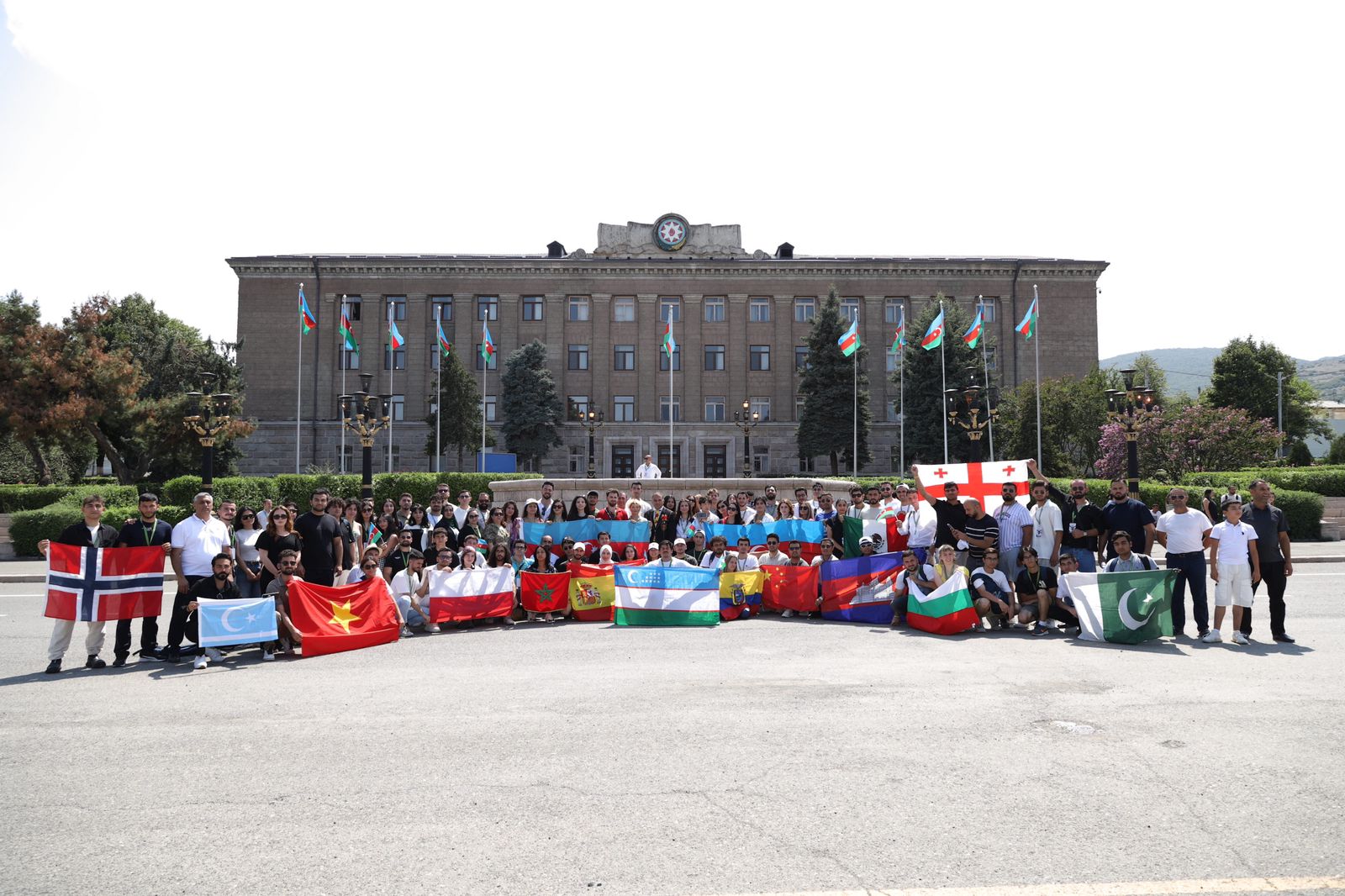 Diaspor Gənclərinin V Yay Düşərgəsi iştirakçıları Xankəndində Qarabağ Universitetində olublar (FOTO)