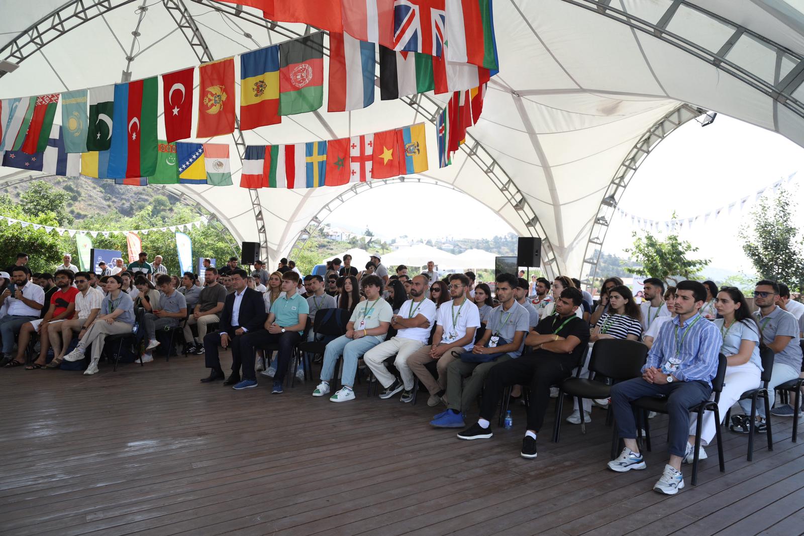 Diaspor gənclərinin Qarabağ fatehləri və şəhid ailələri ilə görüşü keçirilib (FOTO)