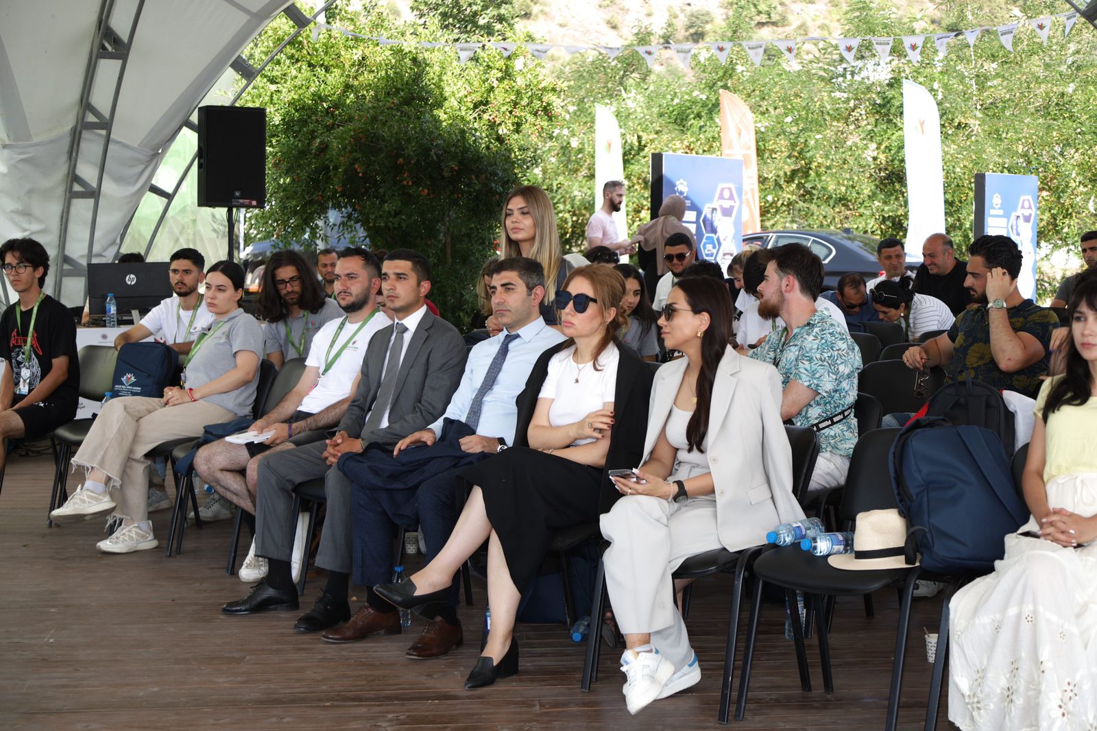 V Yay Düşərgəsində azad edilmiş ərazilərdə aparılan bərpa-quruculuq işlərindən danışılıb (FOTO)