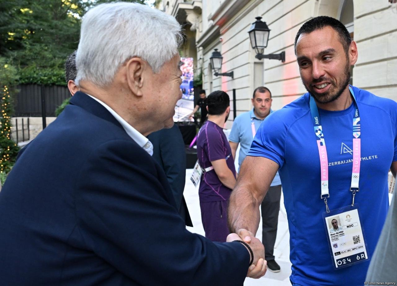 Parisdə "Azərbaycan Olimpiya Evi"ndə beynəlxalq taekvondo ailəsi ilə görüş olub (FOTO)