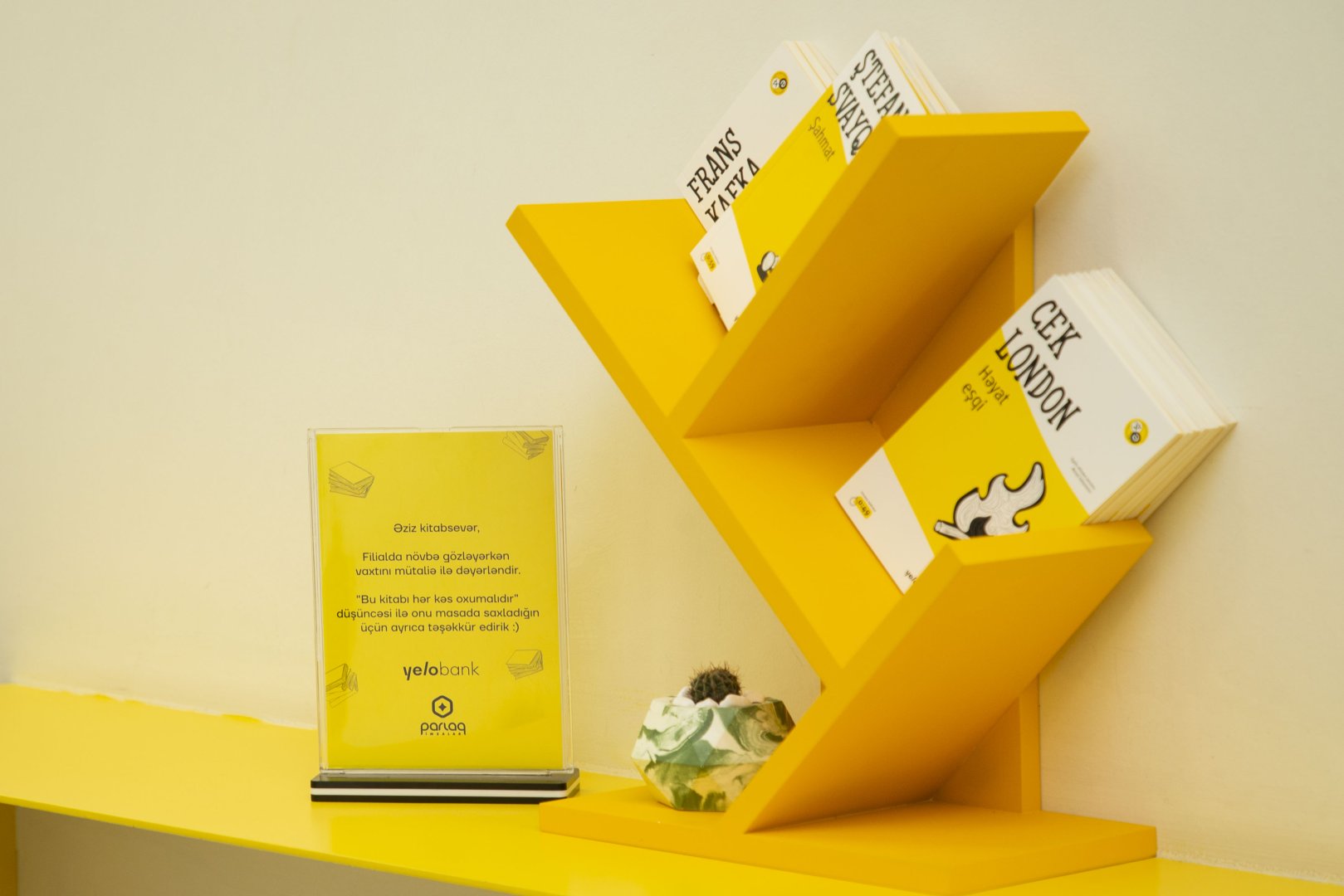Yelo Bank "Parlaq İmzalar" nəşriyyatı ilə yeni layihəyə start verdi (FOTO)