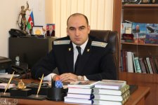 Paytaxtda ticarət mərkəzinin qarşısında gənci odlu silahla öldürən şəxsin məhkəməsi başlayır