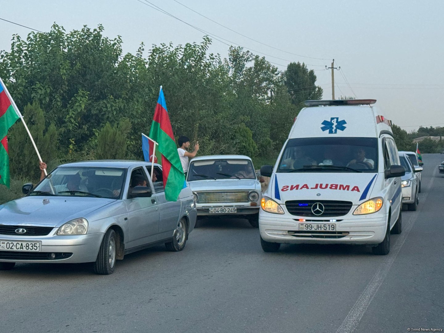 Kəlbəcərdə qalıqları tapılan hərbi qulluqçunun nəşi ailəsinə təhvil verildi (FOTO)