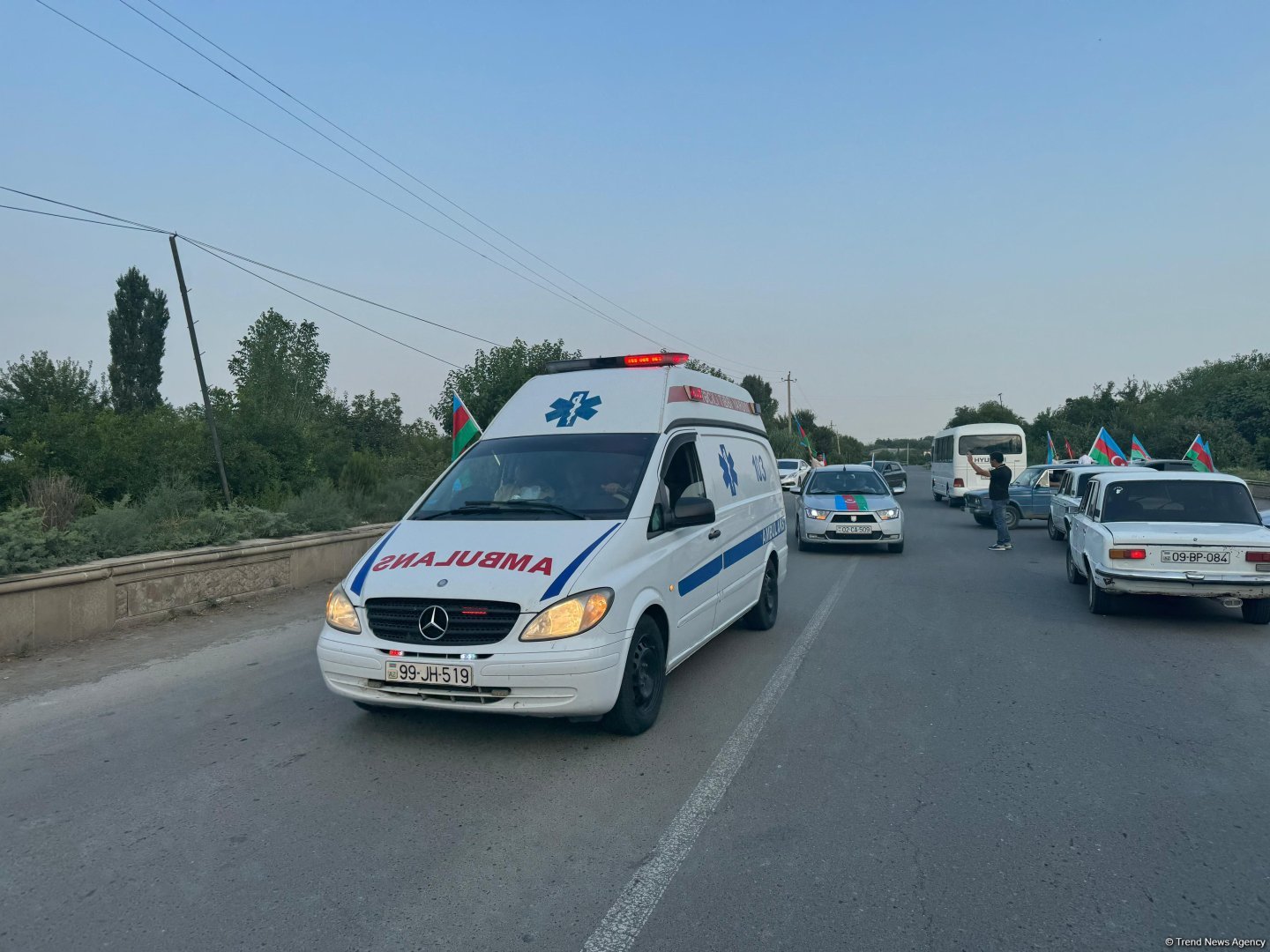 Kəlbəcərdə qalıqları tapılan hərbi qulluqçunun nəşi ailəsinə təhvil verildi (FOTO)