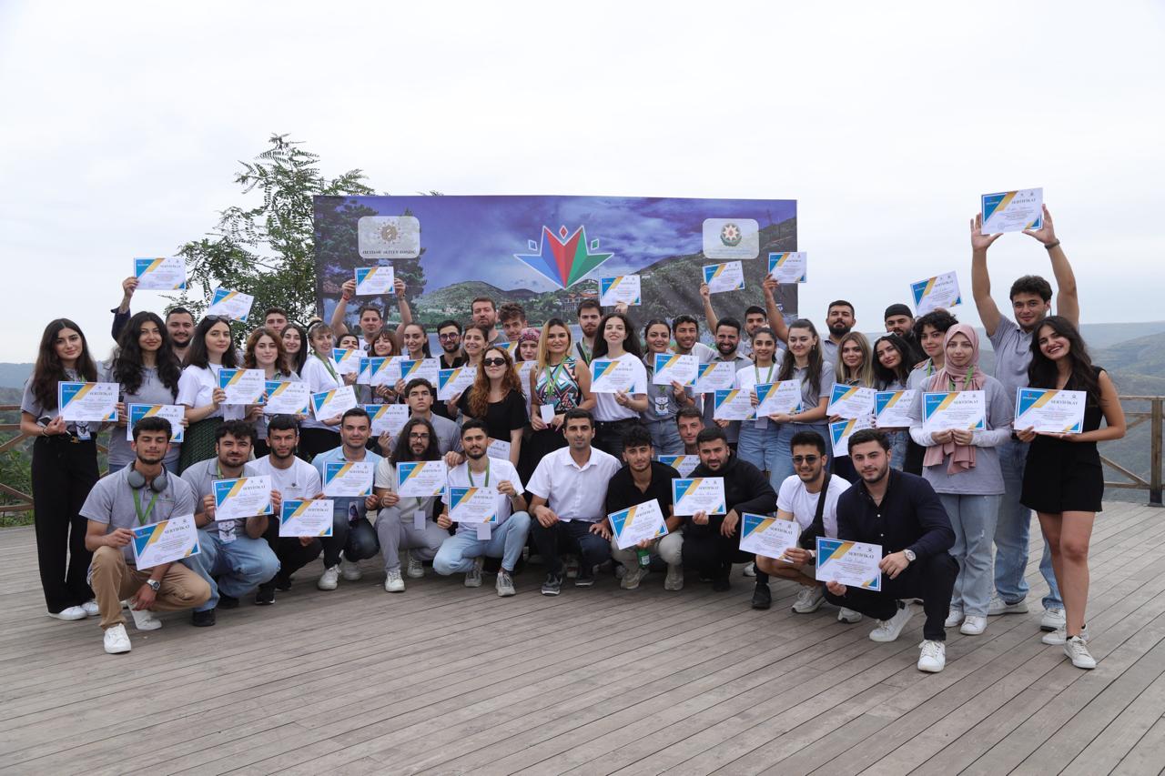 Diaspor Gənclərinin V Yay Düşərgəsinin rəsmi bağlanış mərasimi keçirilib (FOTO)