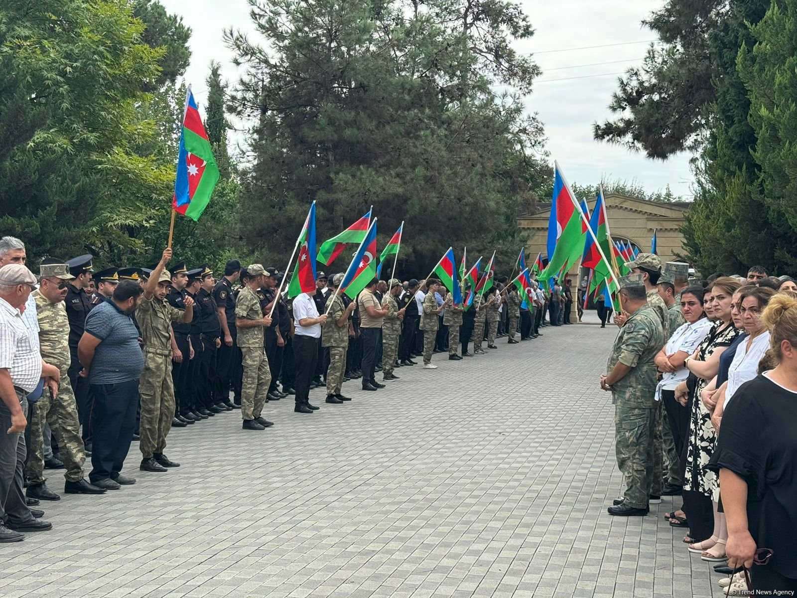İki il əvvəl Laçında itkin düşmüş hərbçi Ağdamda dəfn edilib (FOTO) (YENİLƏNİB)
