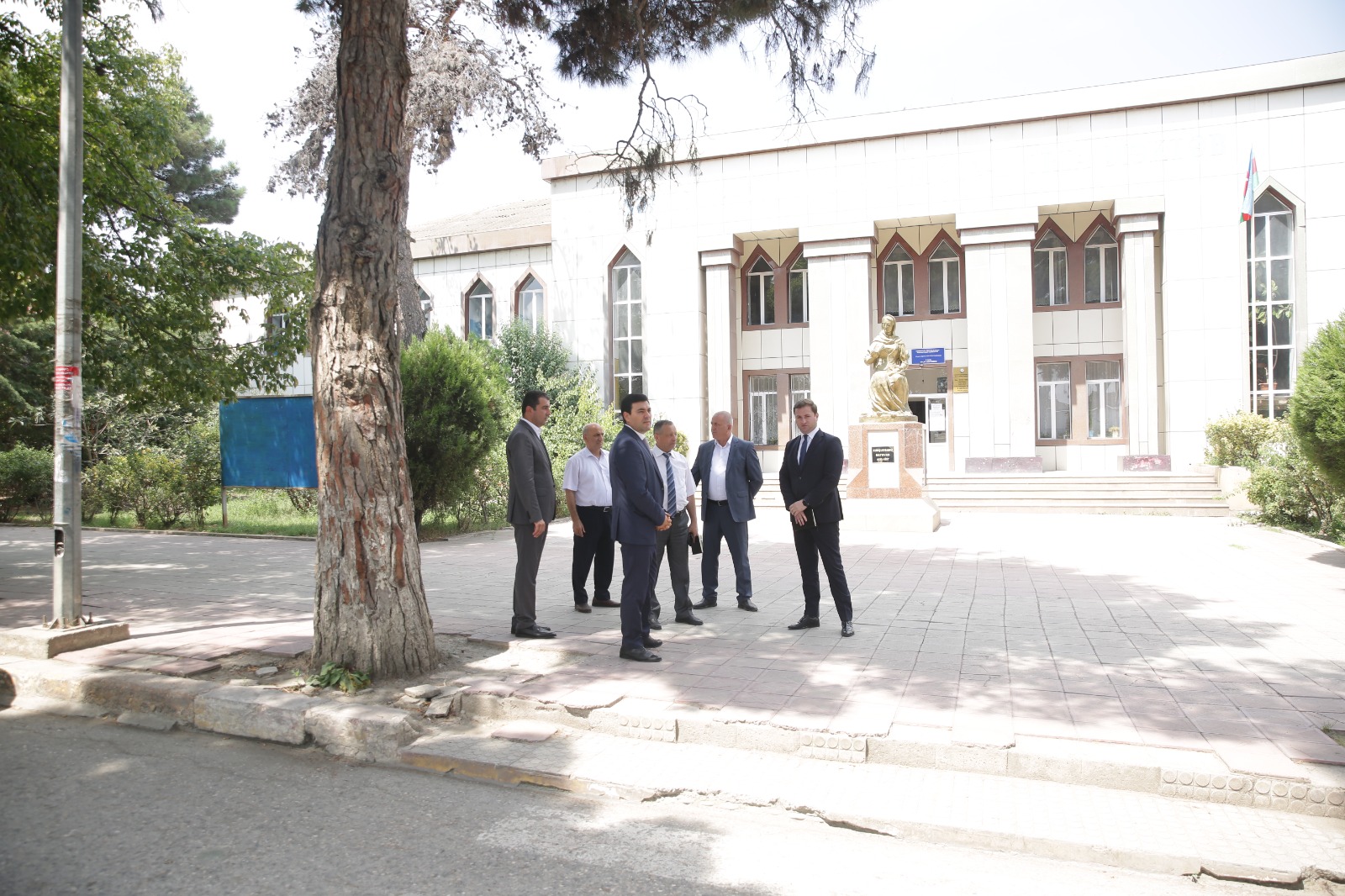Xudatda müasirliyi simvolizə edən kompozisiya yaradılır (FOTO)
