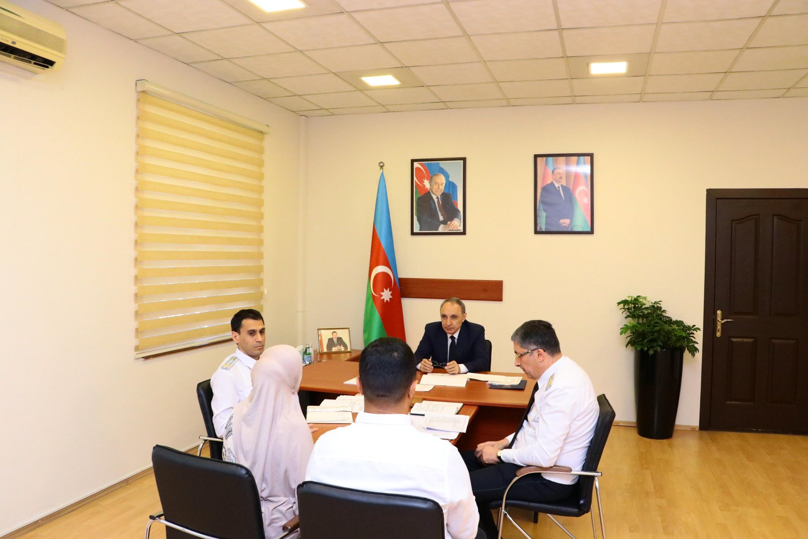 Baş prokuror paytaxtın Nəsimi rayonunda vətəndaşları qəbul edib