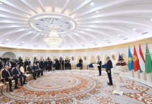 Prezident İlham Əliyev Astanada Özbəkistan Prezidenti Şavkat Mirziyoyevin təltif olunması mərasimində iştirak edib (FOTO/VİDEO)