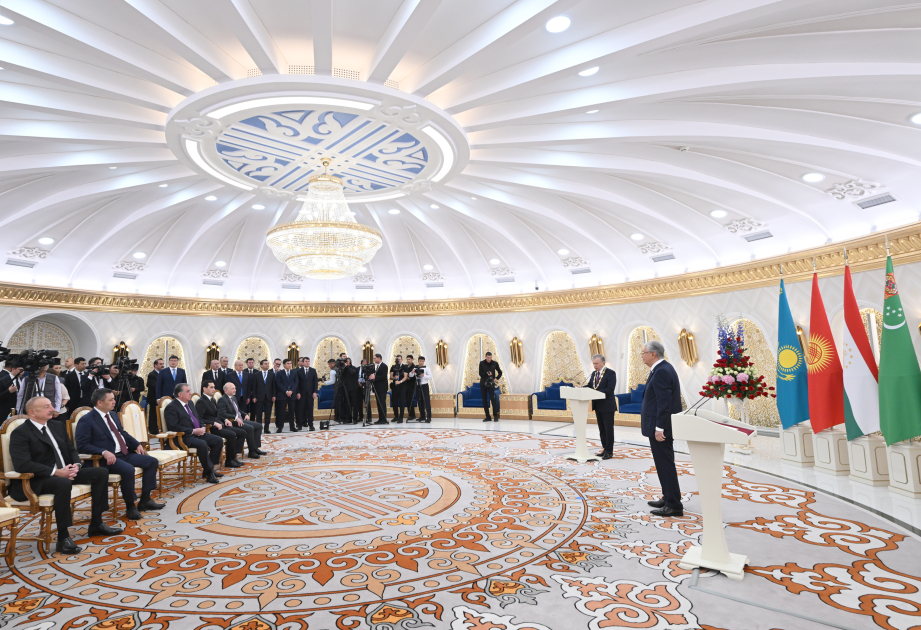 Prezident İlham Əliyev Astanada Özbəkistan Prezidenti Şavkat Mirziyoyevin təltif olunması mərasimində iştirak edib (FOTO/VİDEO)