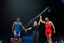 Paris-2024: Azərbaycanın sərbəst güləşçisi yarımfinala yüksəldi (FOTO) (YENİLƏNİB)