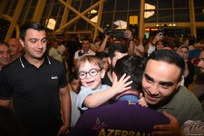 Olimpiya Oyunlarında uğurlu çıxış edən Azərbaycan millisi Vətənə qayıdıb (FOTO/VİDEO)