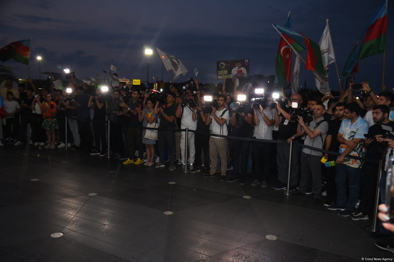 Olimpiya Oyunlarında uğurlu çıxış edən Azərbaycan millisi Vətənə qayıdıb (FOTO/VİDEO)