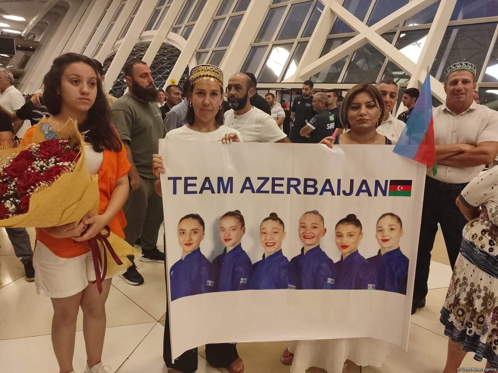 Olimpiya Oyunlarında uğurlu çıxış edən Azərbaycan millisi Vətənə qayıdıb (FOTO/VİDEO)