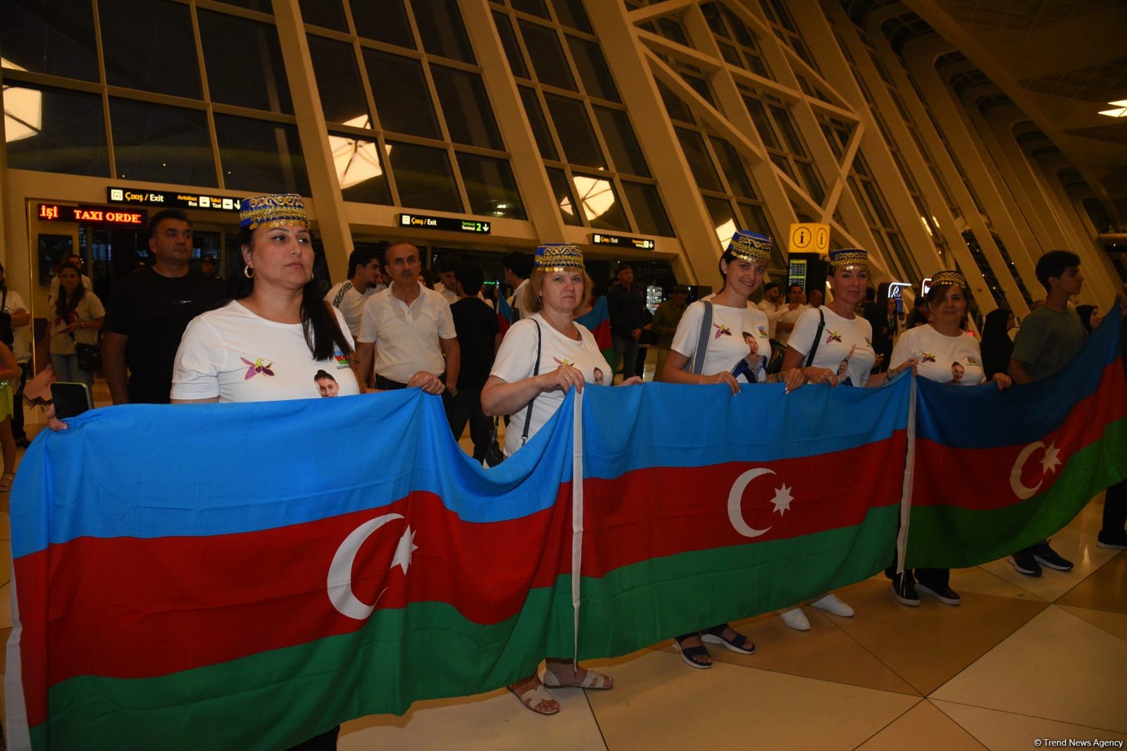 Olimpiya Oyunlarında uğurlu çıxış edən Azərbaycan millisi Vətənə qayıdıb (FOTO/VİDEO)