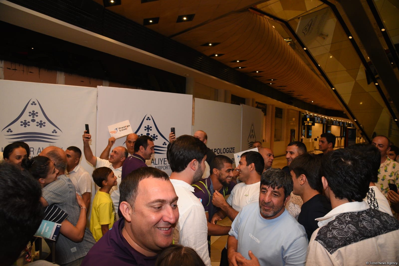 Olimpiya Oyunlarında uğurlu çıxış edən Azərbaycan millisi Vətənə qayıdıb (FOTO/VİDEO)