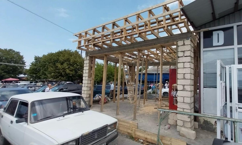 FHN tərəfindən daha bir qanunsuz tikili sökülüb