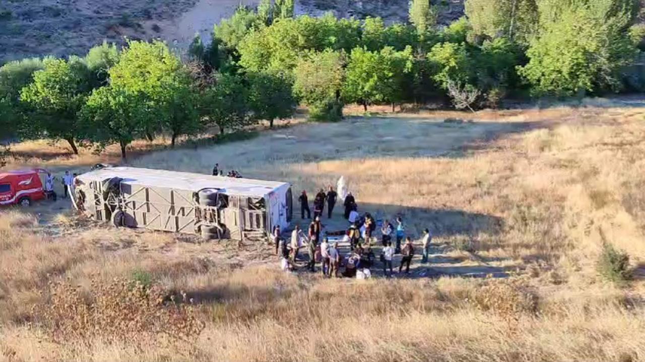 Türkiyədə sərnişin avtobusu aşdı : 22 nəfər yaralandı