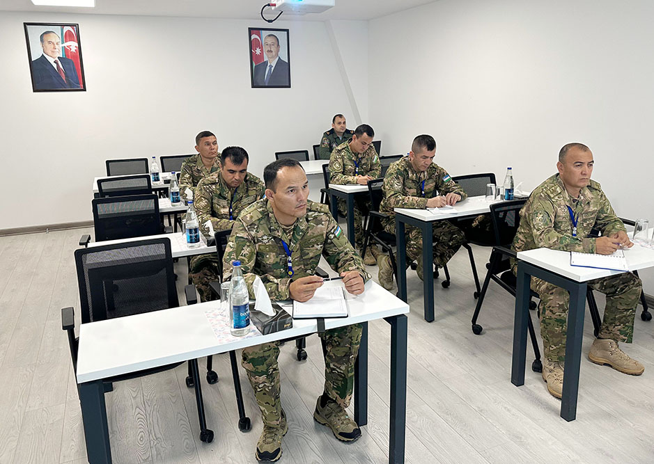 Özbəkistan hərbçiləri Azərbaycanda PUA kursunda iştirak edirlər (FOTO)