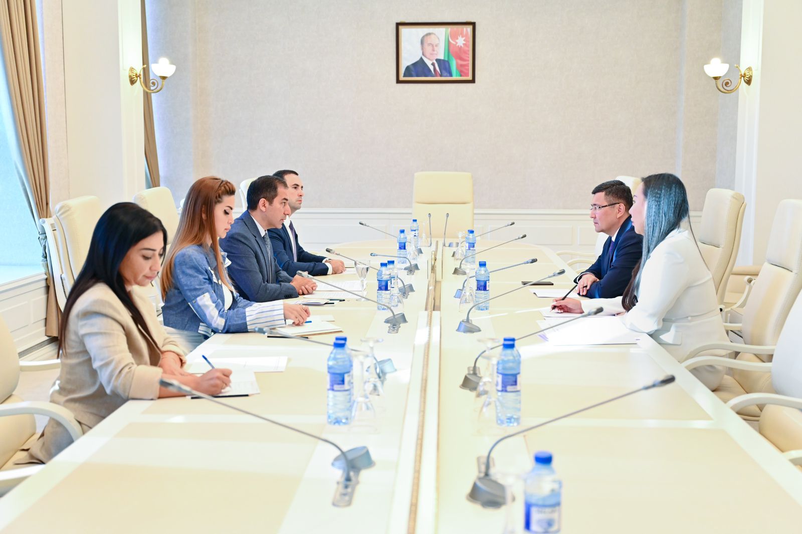 Qazaxıstan Parlamenti Senatının nümayəndə heyəti Milli Məclisdə olub (FOTO)