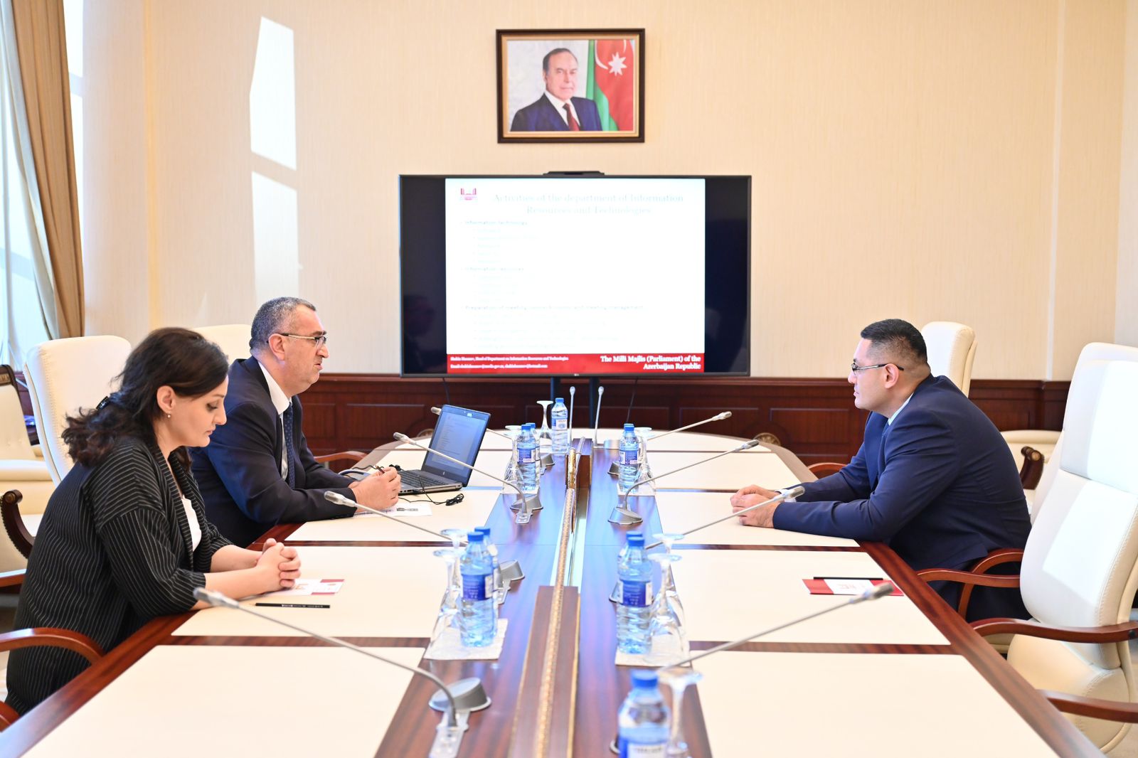 Qazaxıstan Parlamenti Senatının nümayəndə heyəti Milli Məclisdə olub (FOTO)