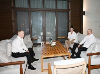Prezident İlham Əliyev və Birinci xanım Mehriban Əliyeva evlərində Rusiya Prezidenti Vladimir Putinlə şam ediblər (FOTO/VİDEO)