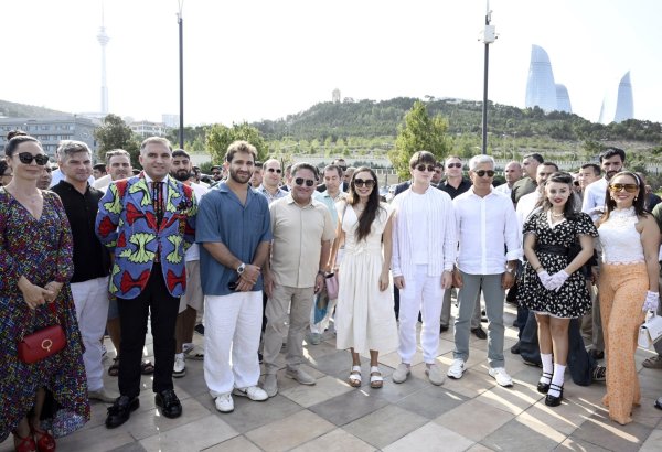 Bakıda klassik avtomobillərin yürüşü və sərgisi keçirilib (FOTO)