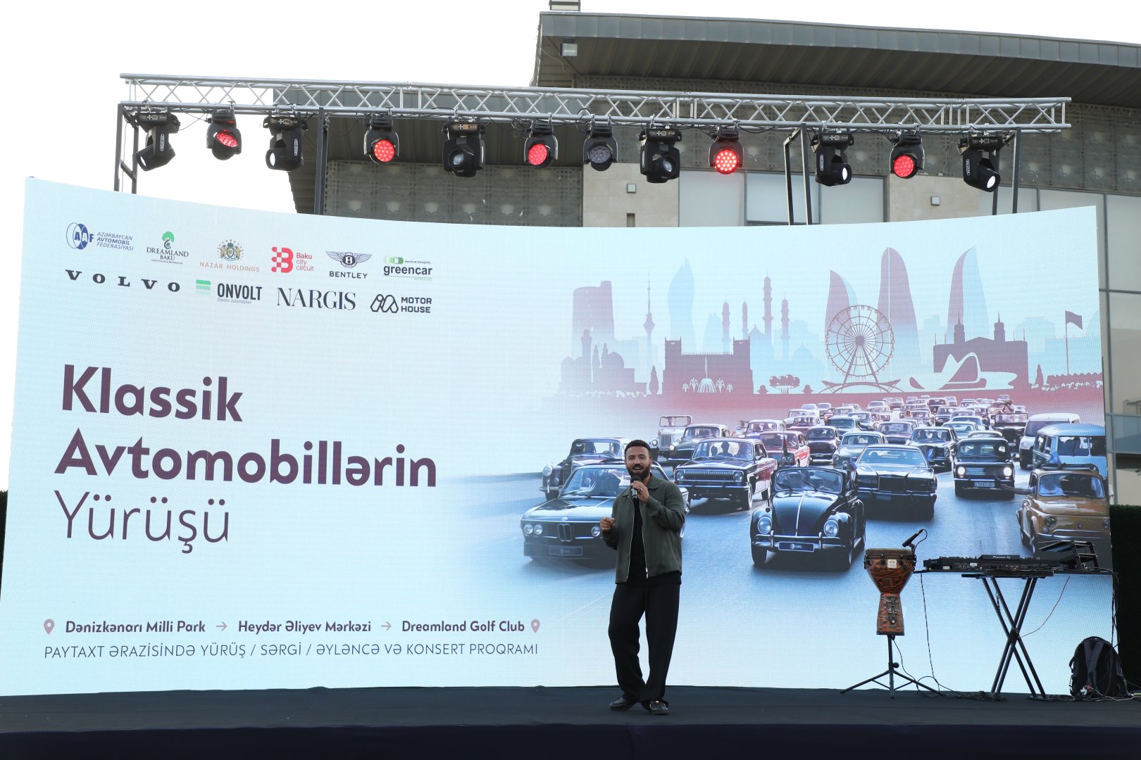 Bakıda klassik avtomobillərin yürüşü və sərgisi keçirilib (FOTO)