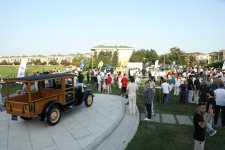 Bakıda klassik avtomobillərin yürüşü və sərgisi keçirilib (FOTO)