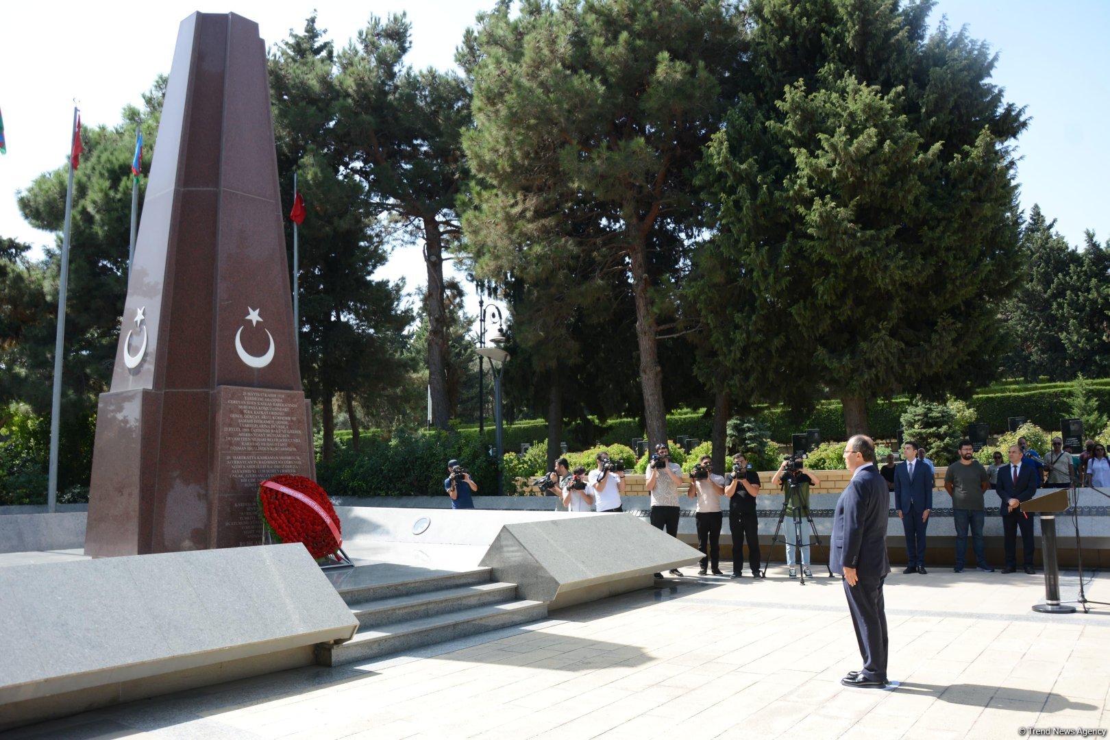 Türkiyənin Zəfər Bayramı münasibətilə Türk şəhidliyi ziyarət edilib (FOTO)