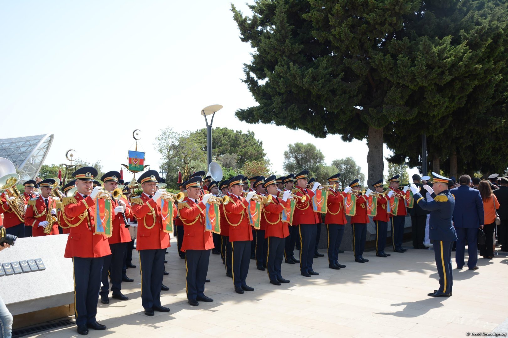 Türkiyənin Zəfər Bayramı münasibətilə Türk şəhidliyi ziyarət edilib (FOTO)