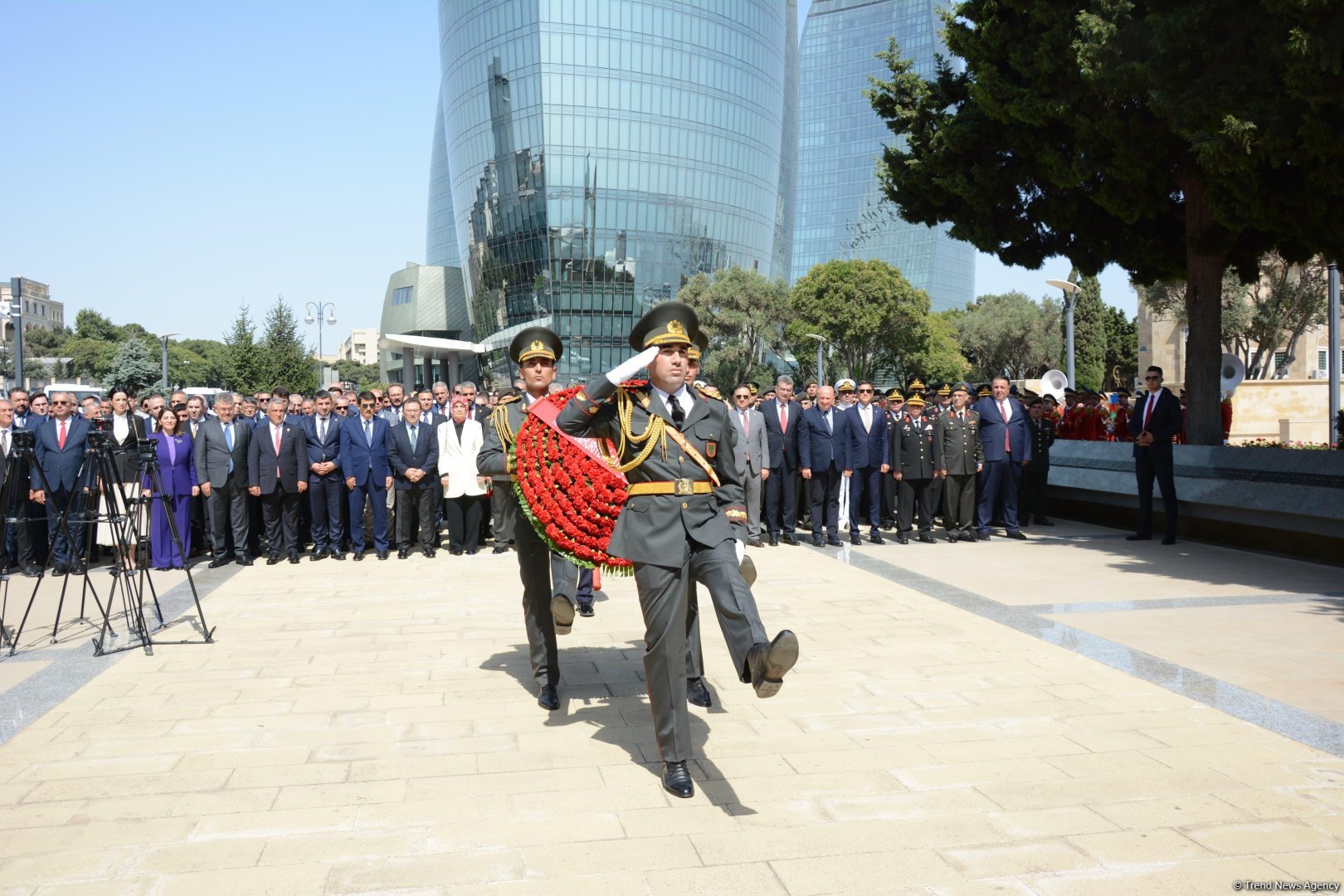 Türkiyənin Zəfər Bayramı münasibətilə Türk şəhidliyi ziyarət edilib (FOTO)