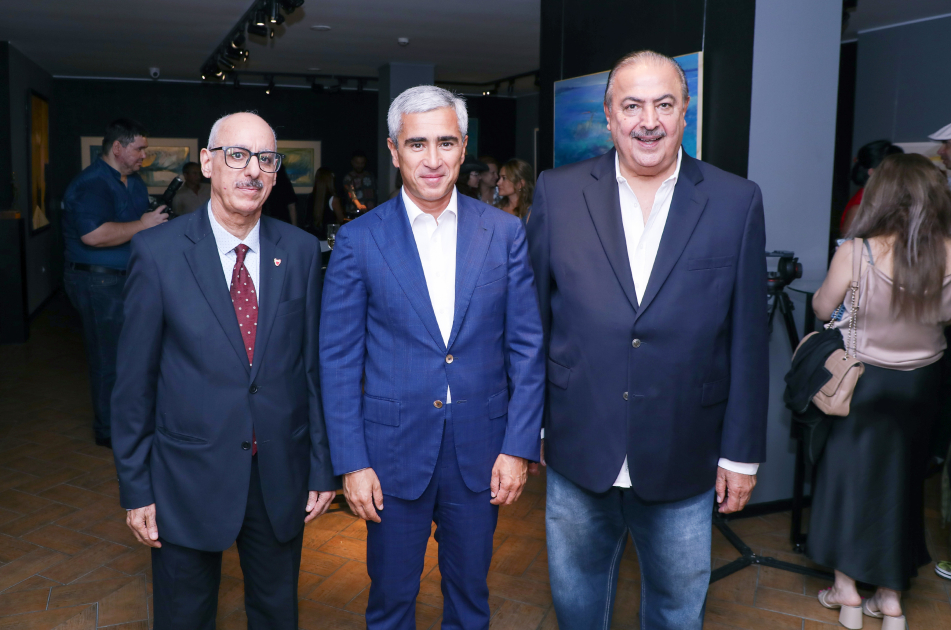 Bakıda Bəhreynli rəssamların əsərlərindən ibarət sərgi açılıb (FOTO)